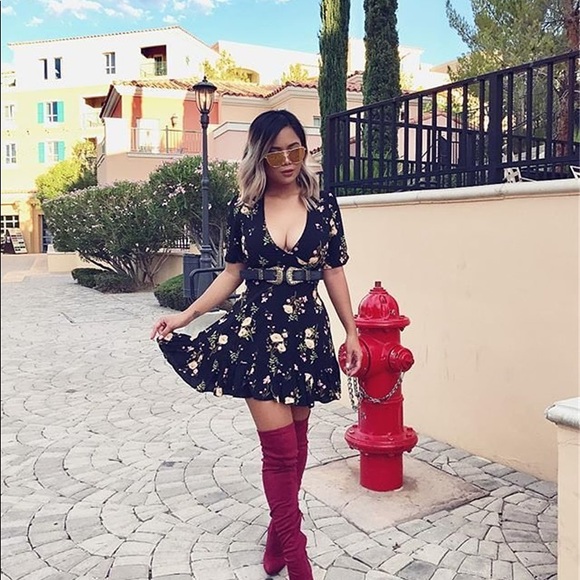 Boho Black Floral Short Sleeve Chiffon Mini Dress - Picture 5 of 16